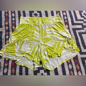 Torrid 5 Inch Pull-On Super Soft High Rise Short